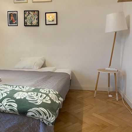 Slow Life Apartment Next To Metro Station Warszawa Exteriör bild