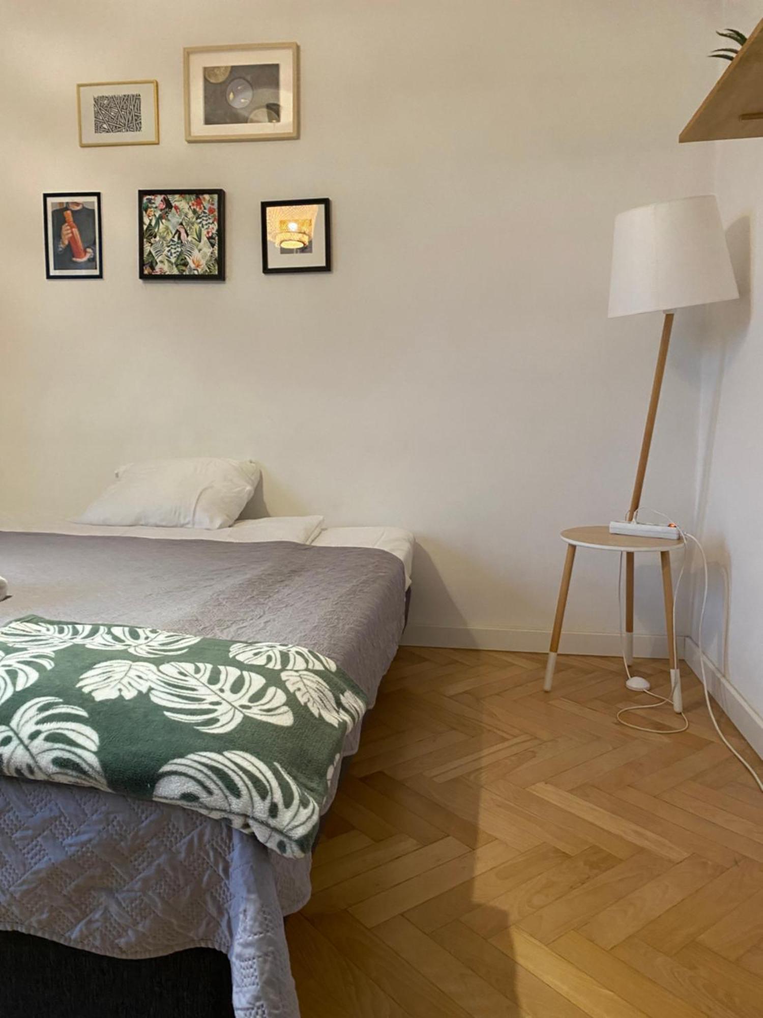 Slow Life Apartment Next To Metro Station Warszawa Exteriör bild