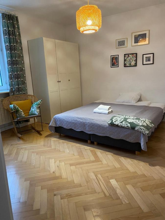 Slow Life Apartment Next To Metro Station Warszawa Exteriör bild